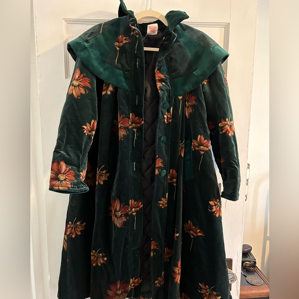 Vintage NWT Forest Green Floral Velvet Swing Coat